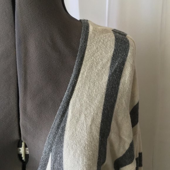 Forever 21 Vertical Stripe Cream and Grey Cardigan - Picture 3 of 6